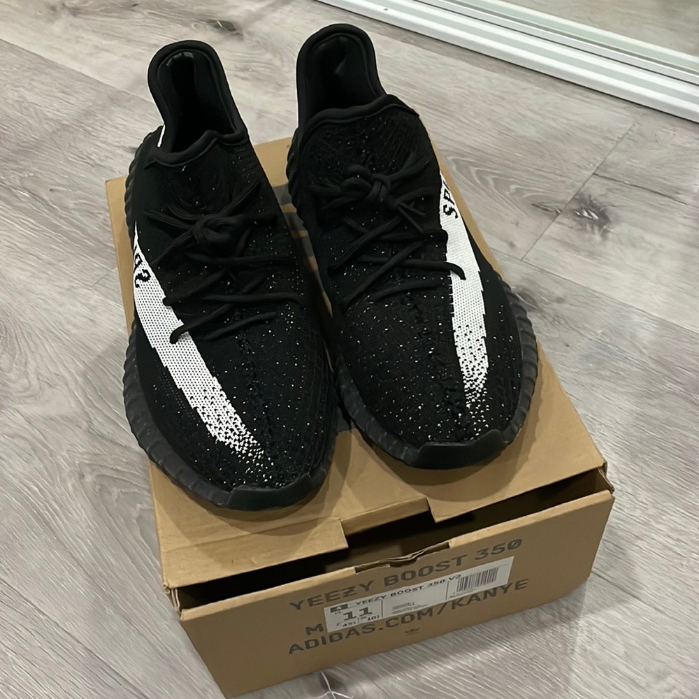 Men’s adidas yeezy 350 boost size 11 black and white